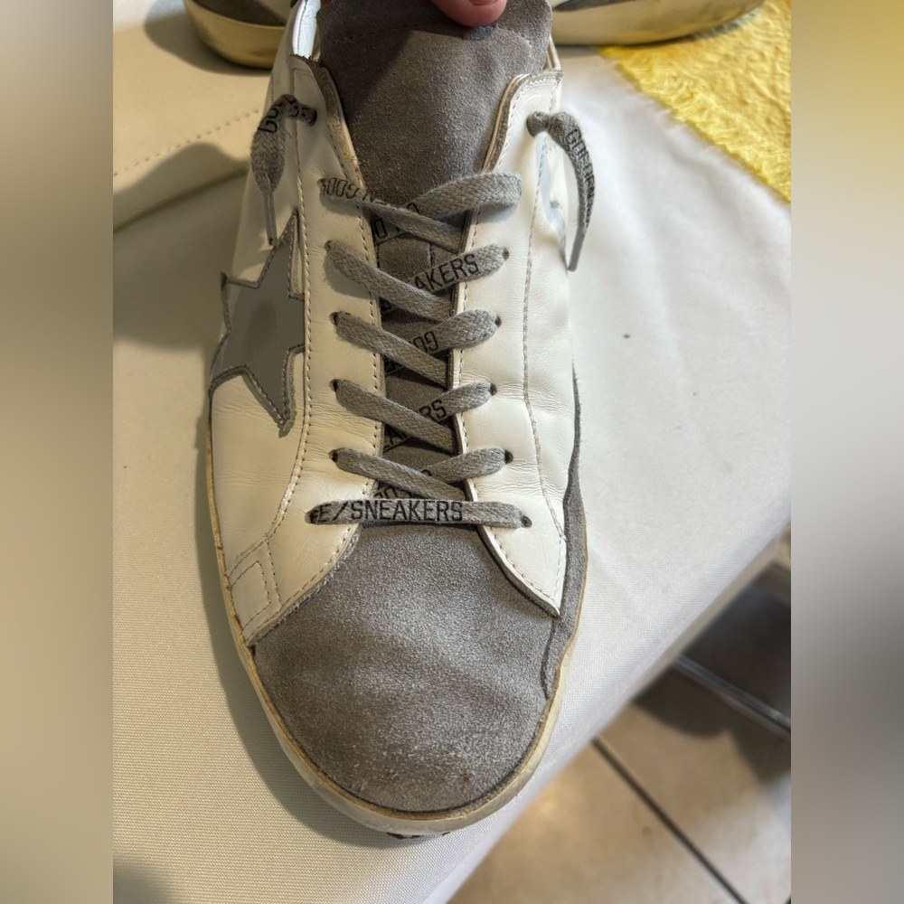 Golden Goose Superstar Size 46

Worn about twice still new in great condition. - Picture 11 of 13